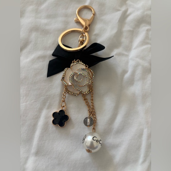 Accessories - Gold Tone Rose Bag Charm Keychain Rhinestone Flower Pearl Drop Purse Charm